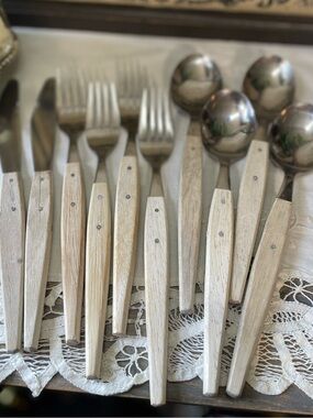 Vintage Rustic Wood stainless 18 pieces flatware set Rostfrei Sheffield
